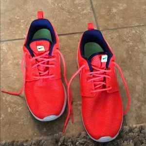 Nike mesh running shoe